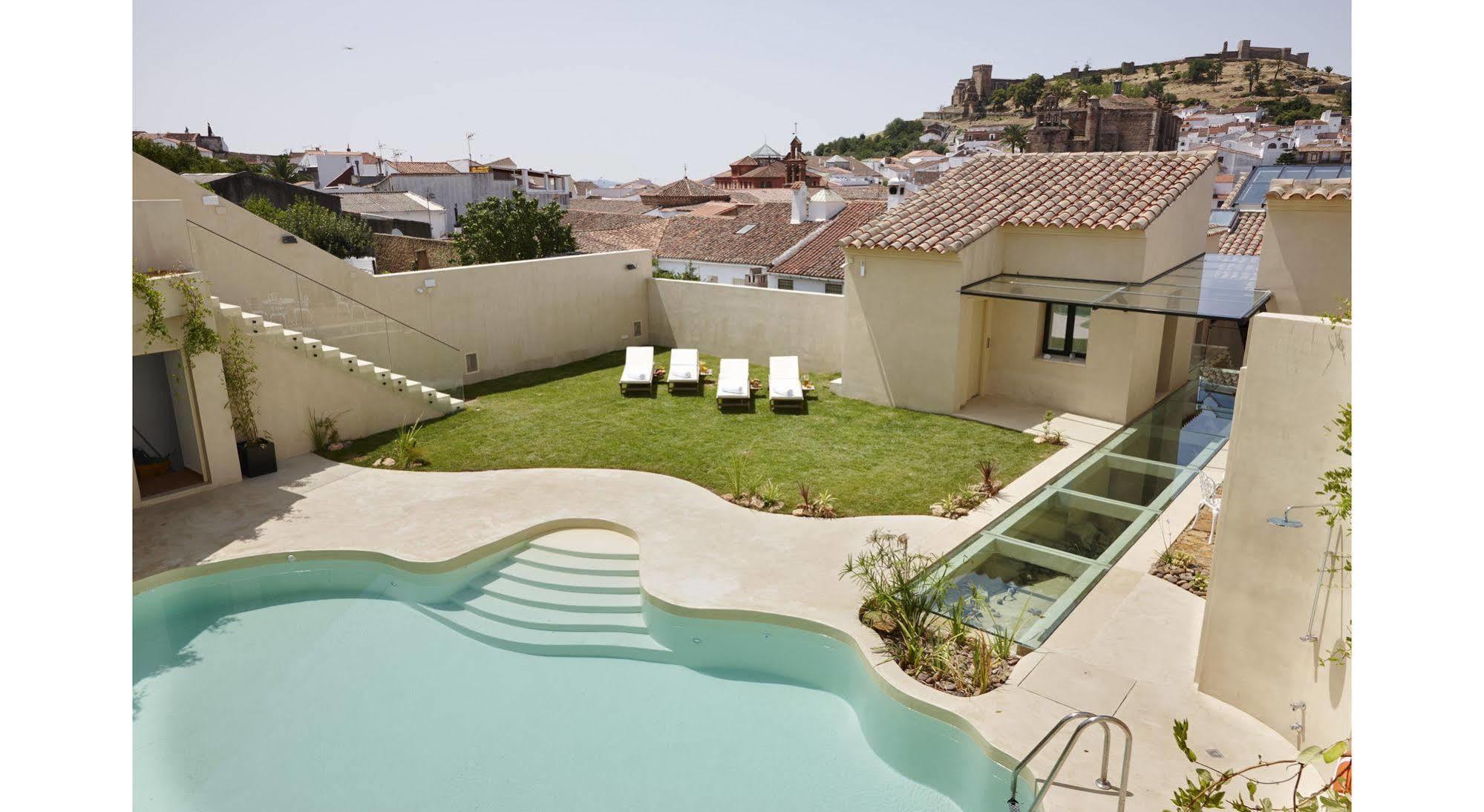 Hotel Galeria Essentia Aracena Exterior photo