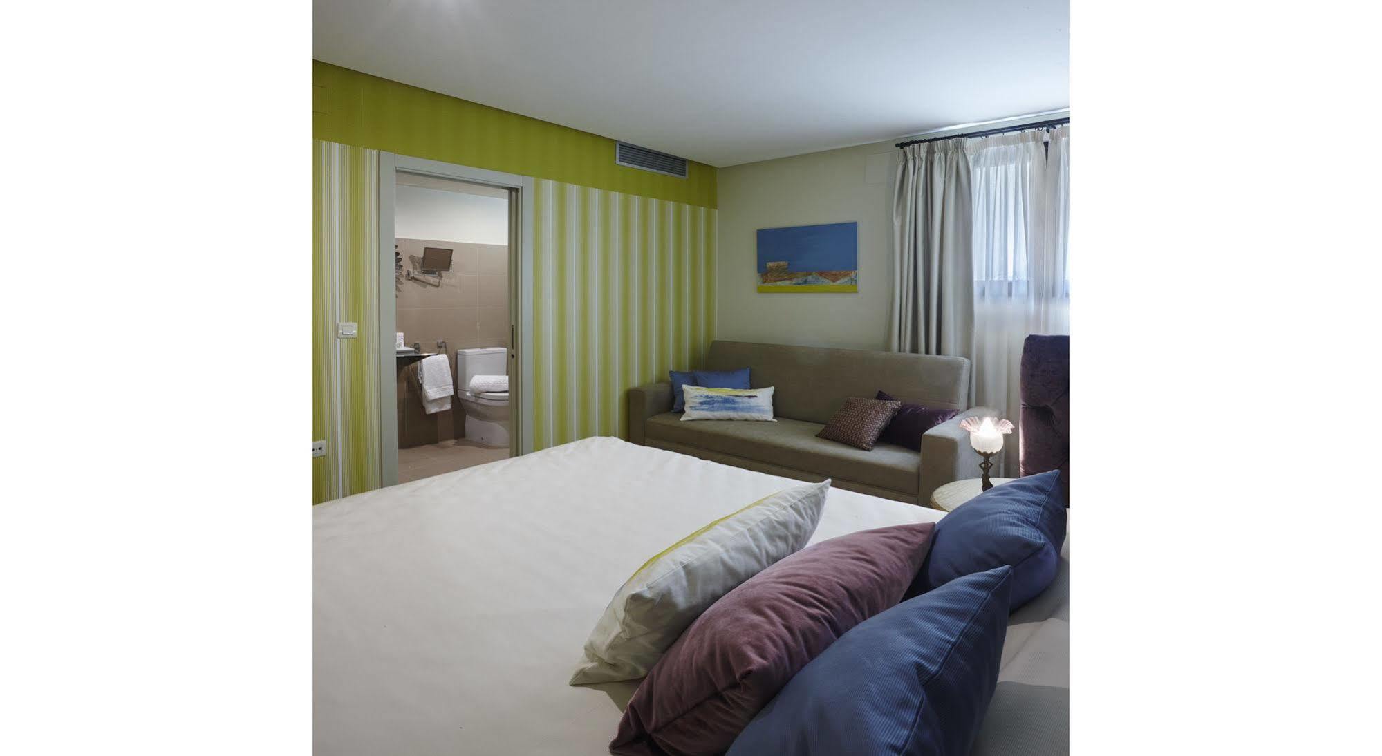 Hotel Galeria Essentia Aracena Exterior photo